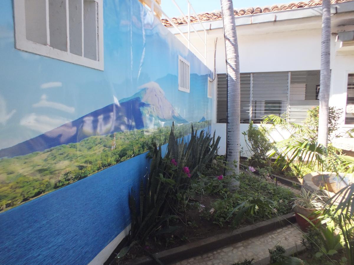 Volcano Hostel León Extérieur photo