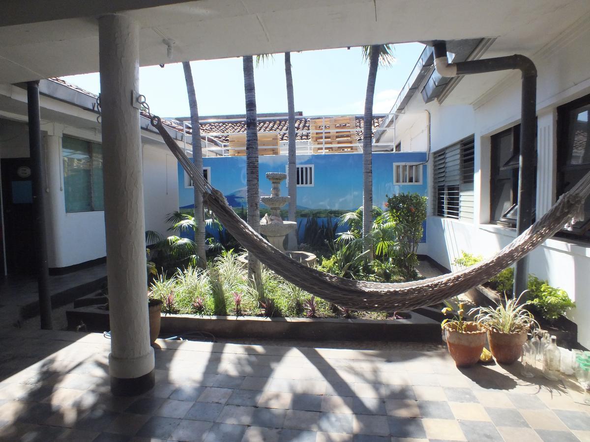 Volcano Hostel León Extérieur photo